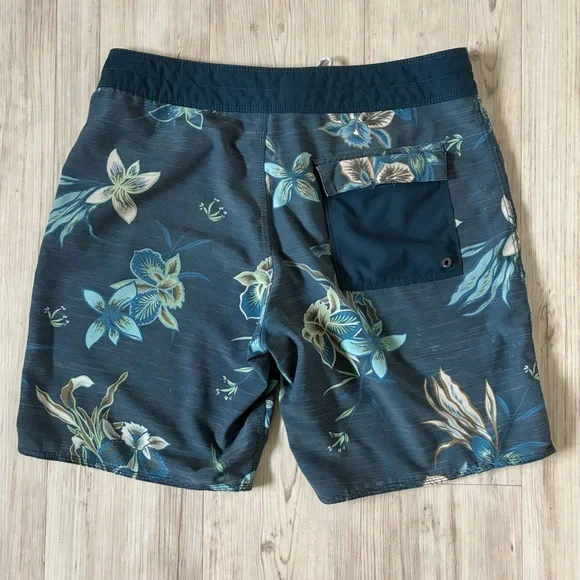 Billabong Swin Trunks - Picture 2 of 3